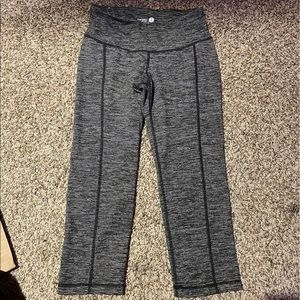 Old Navy Active Capri Leggings